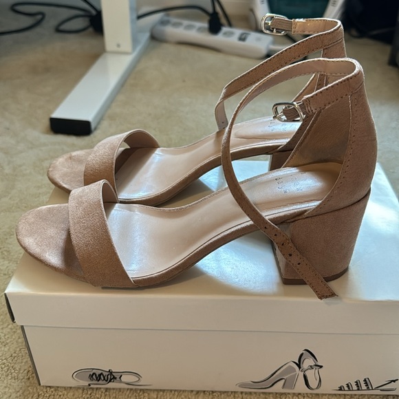 Nude heels - Picture 2 of 4